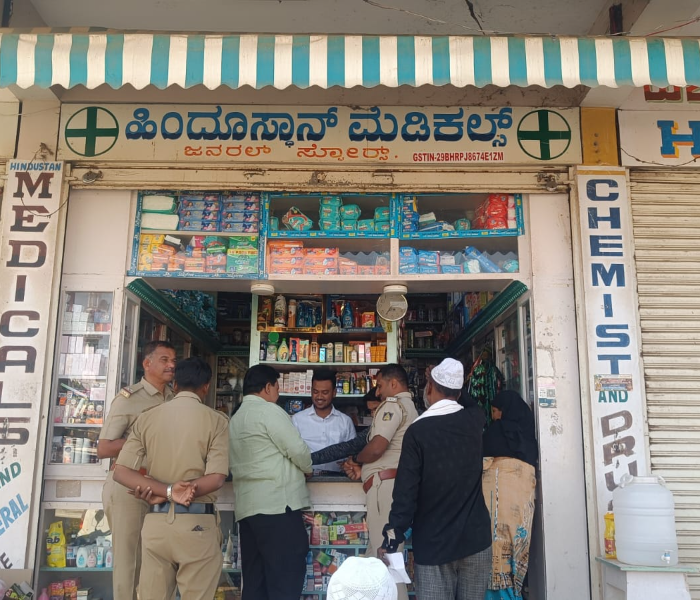 ಮೆಡಿಕಲ್‌ ಸ್ಟೋರ್‌ಗಳಲ್ಲಿ ಪೊಲೀಸ್‌ ಇಲಾಖೆ ಪರಿಶೀಲನೆ 