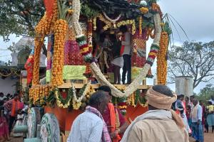 ತುಮಕೂರು: ಶ್ರೀ ಗಂಗಾಧರೇಶ್ವರ ಸ್ವಾಮಿಯ 3ನೇ ವರ್ಷದ ಅದ್ಧೂರಿ ರಥೋತ್ಸವ 