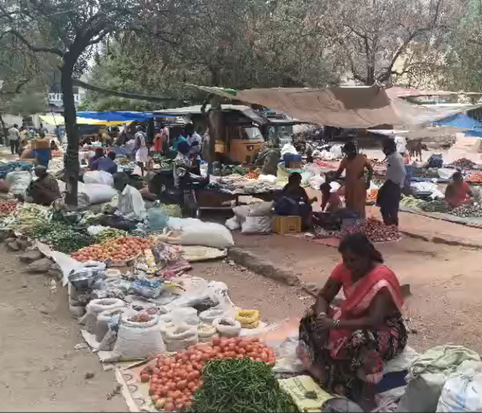 ಪಾವಗಡದ ವೈ.ಎನ್‌ ಹೊಸಕೋಟೆಯ ತರಕಾರಿ ಸಂತೆ