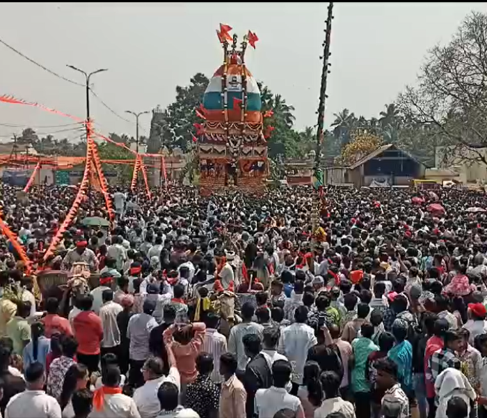 ಅದ್ದೂರಿಯಾಗಿ ಜರುಗಿದ ಶ್ರೀ ಗೋಸಲ ಚನ್ನಬಸವೇಶ್ವರ ಸ್ವಾಮಿ ರಥೋತ್ಸವ