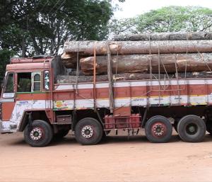 ತುಮಕೂರು : ತುಮಕೂರಿನ ರಿಂಗ್ ರಸ್ತೆಯಲ್ಲಿ ಲಾರಿಗಳನ್ನು ಸೀಜ್ ಮಾಡಿದ RTO ಸಿಬ್ಬಂದಿ..!