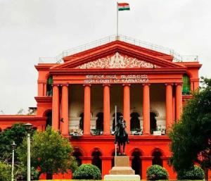 ಬೆಂಗಳೂರು : ಮನೆ ಆವರಣದಲ್ಲಿ ಗಾಂಜಾ ಗಿಡ ಕೇಸ್‌ ಗೆ ಬಿಗ್‌ ರಿಲೀಫ್ ನೀಡಿದ ಹೈಕೋರ್ಟ್‌ ..!