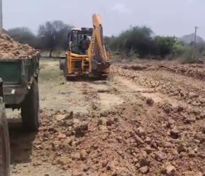 ಪಾವಗಡ : ನರೇಗಾ ಕಾಮಗಾರಿಯಲ್ಲಿ ಜೆಸಿಬಿಗಳದ್ದೇ ಕಾರುಬಾರು