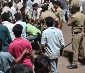ಬೆಳಗಾವಿ : ಯೋಧನ ಅಂತ್ಯಕ್ರಿಯೆಗಾಗಿ ಸರ್ಕಾರದ ಜಾಗವನ್ನು ಕೇಳಿದ್ದಕ್ಕೆ ಸಾರ್ವಜನಿಕರ ಮೇಲೆ ಲಾಠಿ ಚಾರ್ಜ್