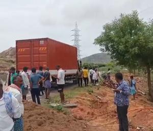 ಮಧುಗಿರಿ : ದ್ವಿಚಕ್ರ ವಾಹನಕ್ಕೆ ಟ್ರಕ್ ಡಿಕ್ಕಿ | ಸವಾರ ಸ್ಥಳದಲ್ಲೇ ಸಾವು..!