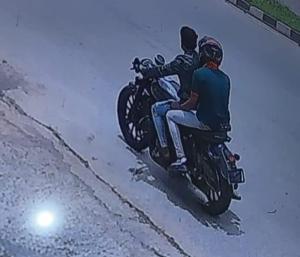ದೊಡ್ಡಬಳ್ಳಾಪುರ : ಮಹಿಳೆಯ ಸರ ಕಸಿದು ದುಷ್ಟರ್ಮಿಗಳು ಪರಾರಿ 