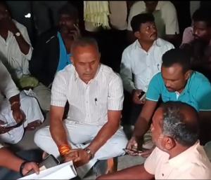 ತುಮಕೂರು : ವಸಂತನರಸಾಪುರ ಕಾರ್ಖಾನೆಯಲ್ಲಿ ದುರಂತ ಕೇಸ್ | ಗ್ರಾಮಸ್ಥರ ಪ್ರತಿಭಟನೆಗೆ ಶಾಸಕ ಸುರೇಶ್ ಗೌಡ ಸಾಥ್ 