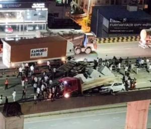 ಬೆಂಗಳೂರು : ಹೆಬ್ಬಾಳ ಫ್ಲೈಓವರ್ ಮೇಲೆ ಸರಣಿ ಅಪಘಾತ | ಲಾರಿ ಚಾಲಕ ಸ್ಥಳದಲ್ಲೇ ಸಾವು