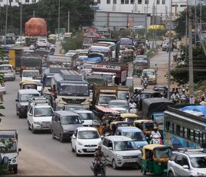 ತುಮಕೂರು : ತುಮಕೂರು ಔಟರ್ ರಿಂಗ್ ರೋಡ್ ಫುಲ್ ಟ್ರಾಫಿಕ್‌ ಜಾಮ್
