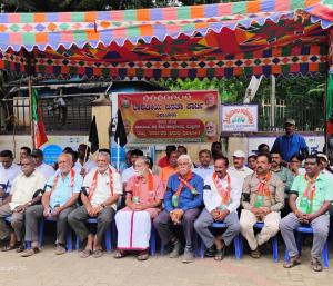 ತಿಪಟೂರು : ರಾಜ್ಯದಲ್ಲಿ ಜನೌಷಧ ಕೇಂದ್ರ ಕ್ಲೋಸ್ | ತಿಪಟೂರಲ್ಲಿ ಕಪ್ಪುಪಟ್ಟಿ ಧರಿಸಿ ಆಕ್ರೋಶ