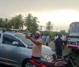 CHIKKANAYAKANAHALLI : ಆಕ್ಸಿಡೆಂಟ್‌ ಸ್ಪಾರ್ಟ್‌ ಆಯ್ತ ಆಲದಕಟ್ಟೆ? | ರಸ್ತೆ ತಡೆದು ಸಾರ್ವಜನಿಕರ ಆಕ್ರೋಶ