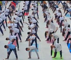 Koratagere : ಕೊರಟಗೆರೆಯ ರಾಘವೇಂದ್ರ ಇಂಟರ್ ನ್ಯಾಷನಲ್ ಶಾಲೆಯಲ್ಲಿ ಯೋಗ ಶಿಬಿರ
