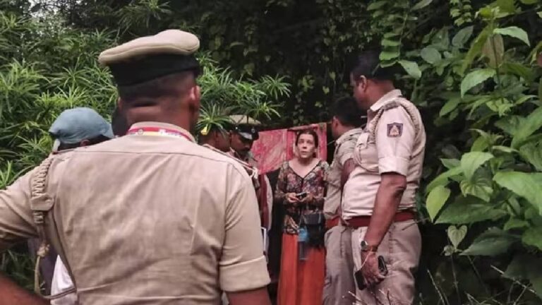 gokarna_russian_woman_iz9uky5