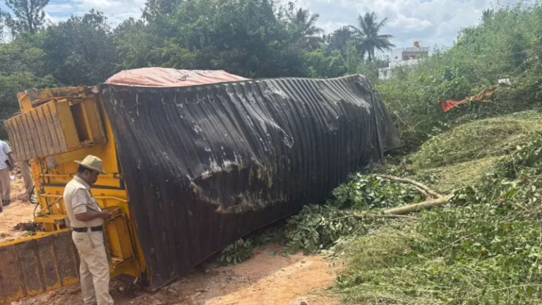 Anekal-Container-Lorry-Overturn