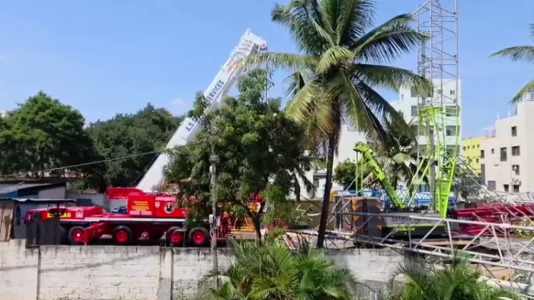 Crane-Falls-Injured-5-in-Bengaluru-Medahalli-1