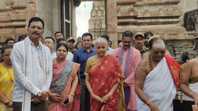 Hampi-Nirmala-Sitharaman-Visit