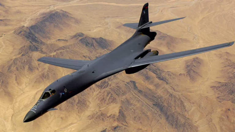 B-1B-Lancer-Bomber-3