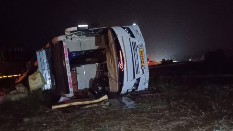 ap_bus_accident-2025-11-04-09-14-30