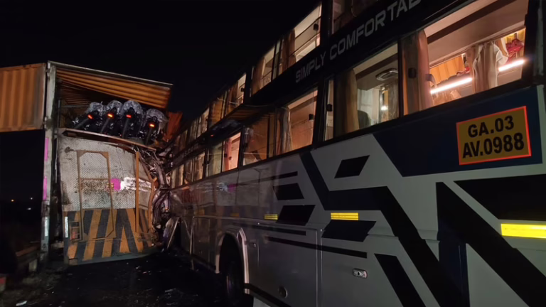 Sleeper-Bus-Accident-4