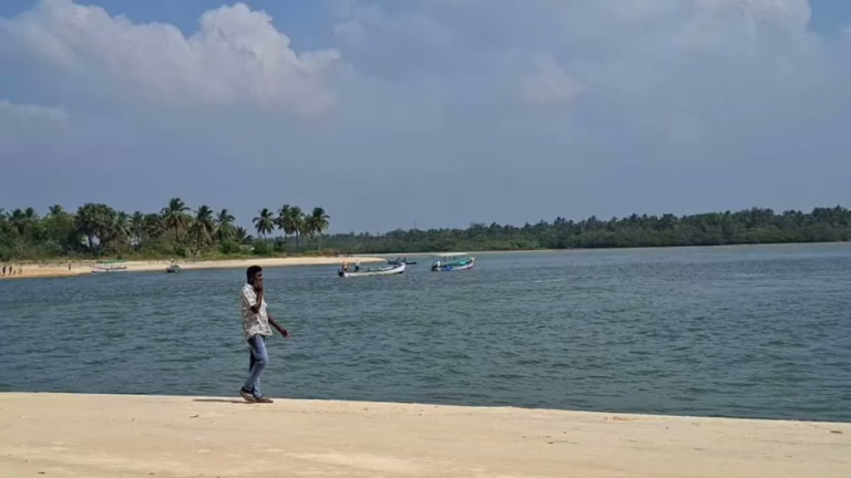 udupi-boat-overturns