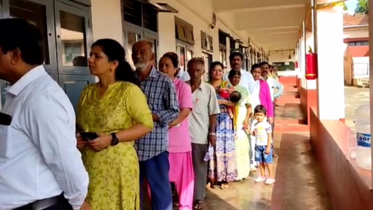 madikeri-woman-vote