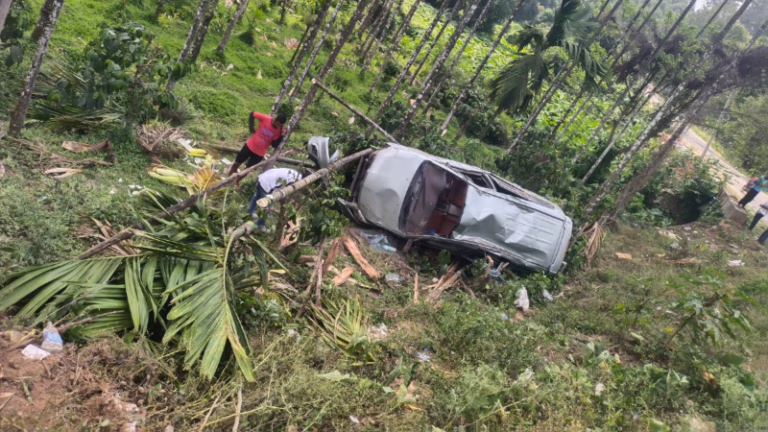 Hassan-Innova-Car-Overturn-