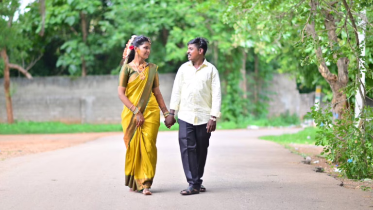 Husband-who-killed-wife-with-axe-surrenders-to-police-Mysuru