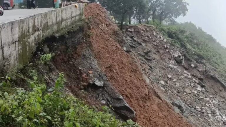 hulikal-ghat-hill-collapse