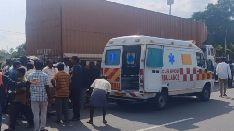 car-collides-with-passenger-auto-in-bagepalli-five-dead