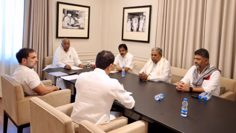 Siddaramaiah-DK-Shivakumar-Rahul-Gandhi-Mallikarjun-Kharge-1