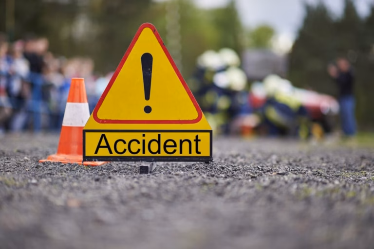 road-accident-rhxw6iv8gi7hkd326gkptwkwrh7gfu8rvsycyxji2o
