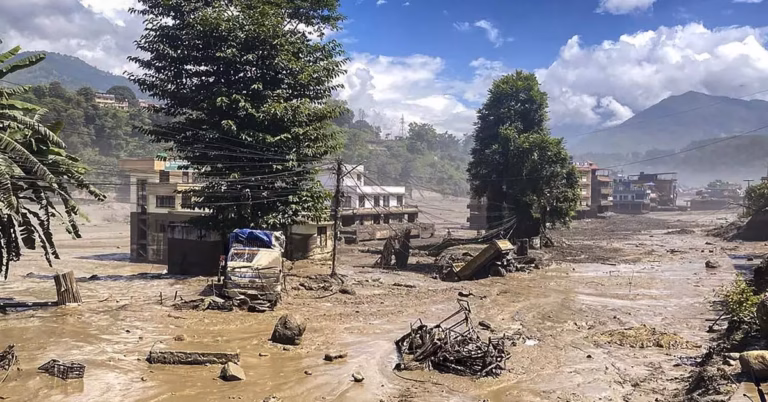 1565738-nepalfloodpti