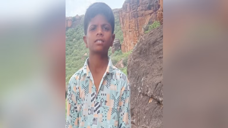 Hassan-Son-Suicide-for-not-giving-Mobile-copy