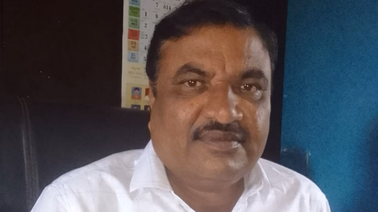 Dharwad-Head-Teacher-Heart-Attack-